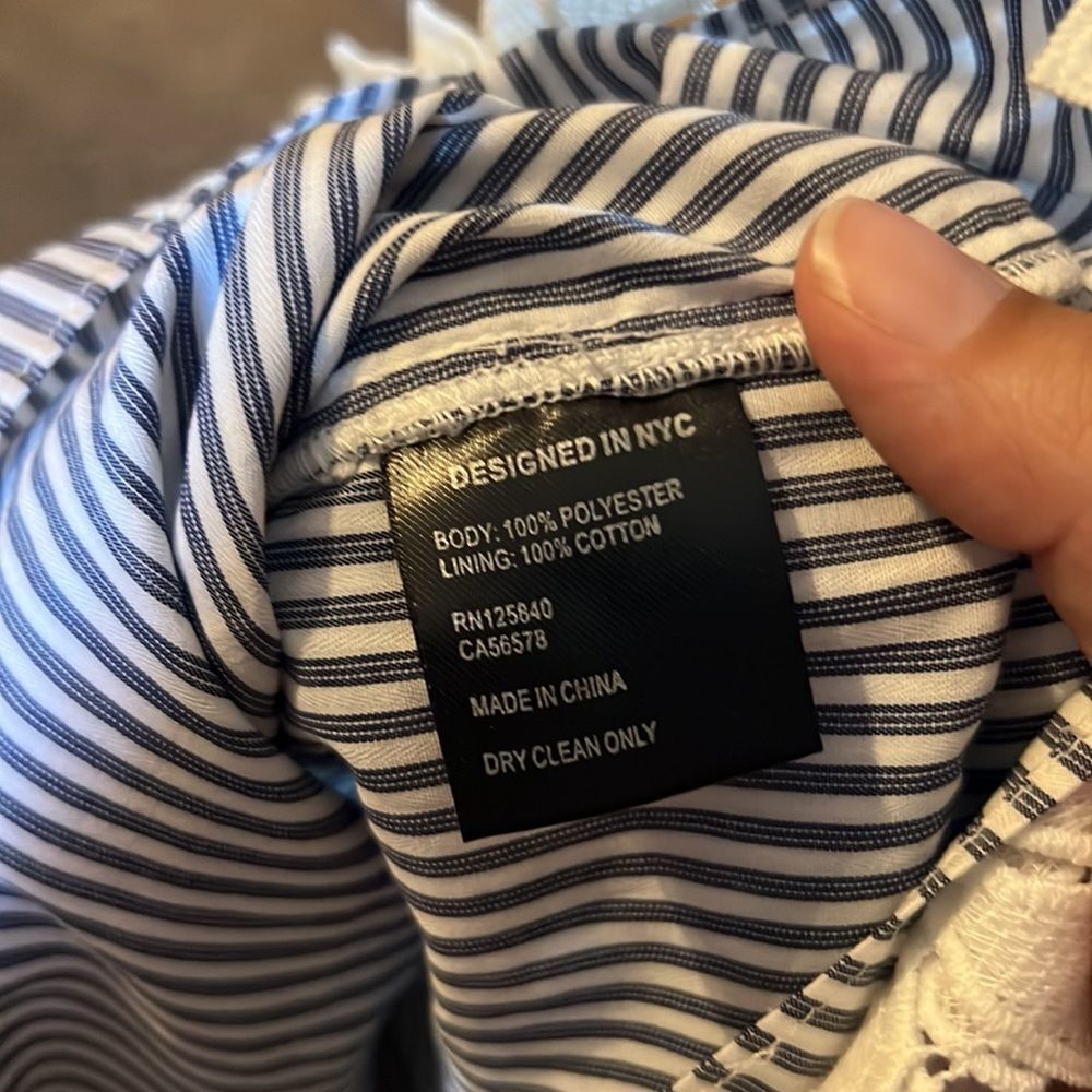 Intermix medium blouse - Picture 6 of 7